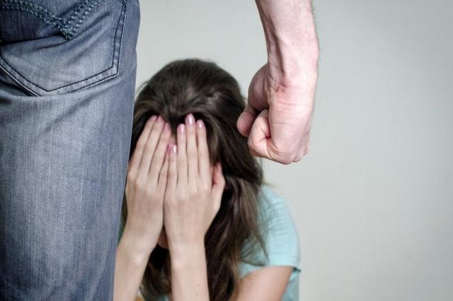 Что делать, если бывший муж не отстает, преследует, угрожает?