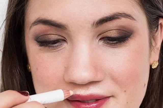 Как правильно красить губы: раскрываем секреты макияжа голливудских звезд